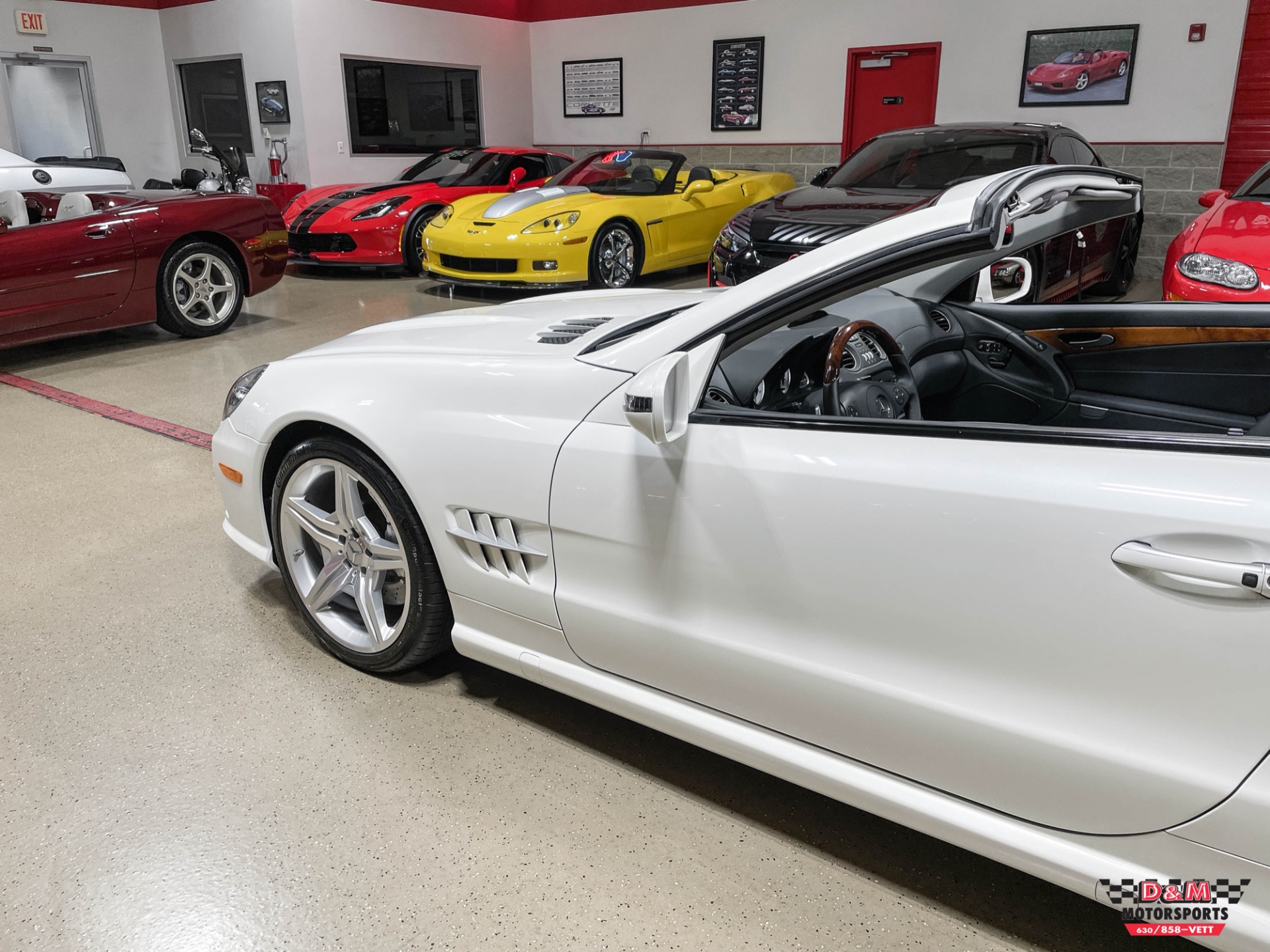 Used 2009 Mercedes-Benz SL550  | Glen Ellyn, IL