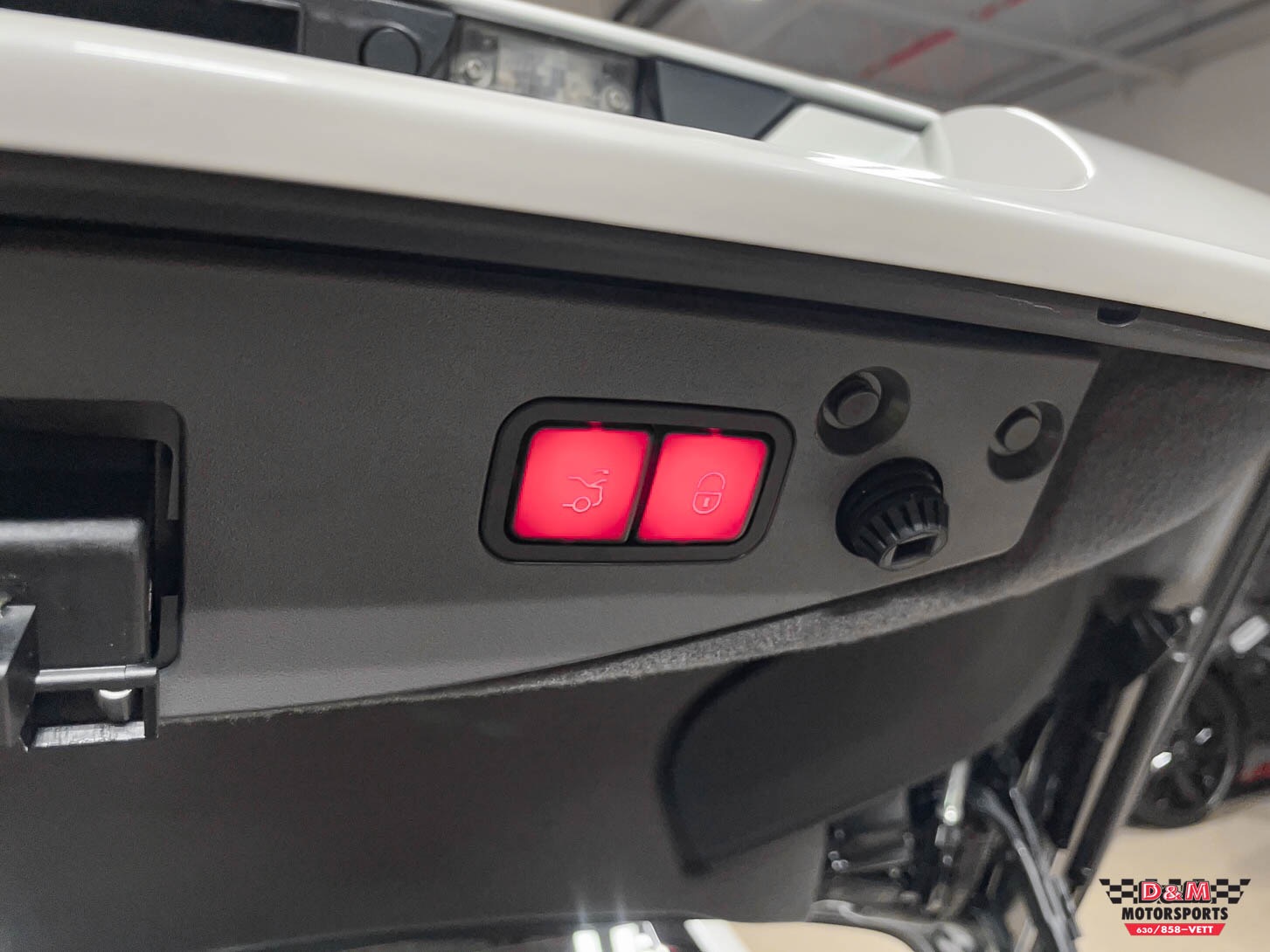 Used 2009 Mercedes-Benz SL550  | Glen Ellyn, IL