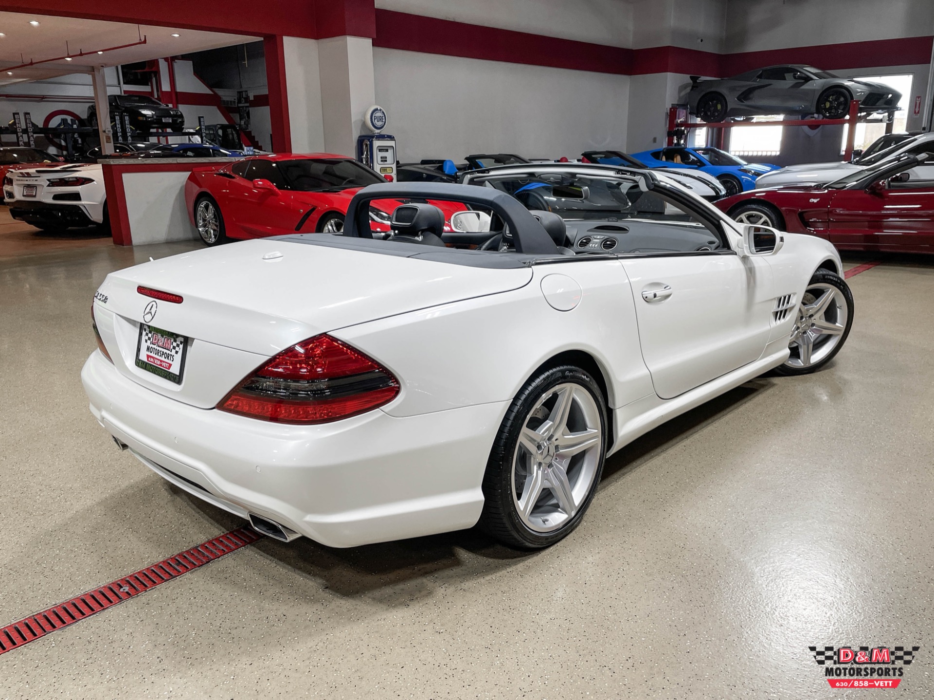 Used 2009 Mercedes-Benz SL550  | Glen Ellyn, IL
