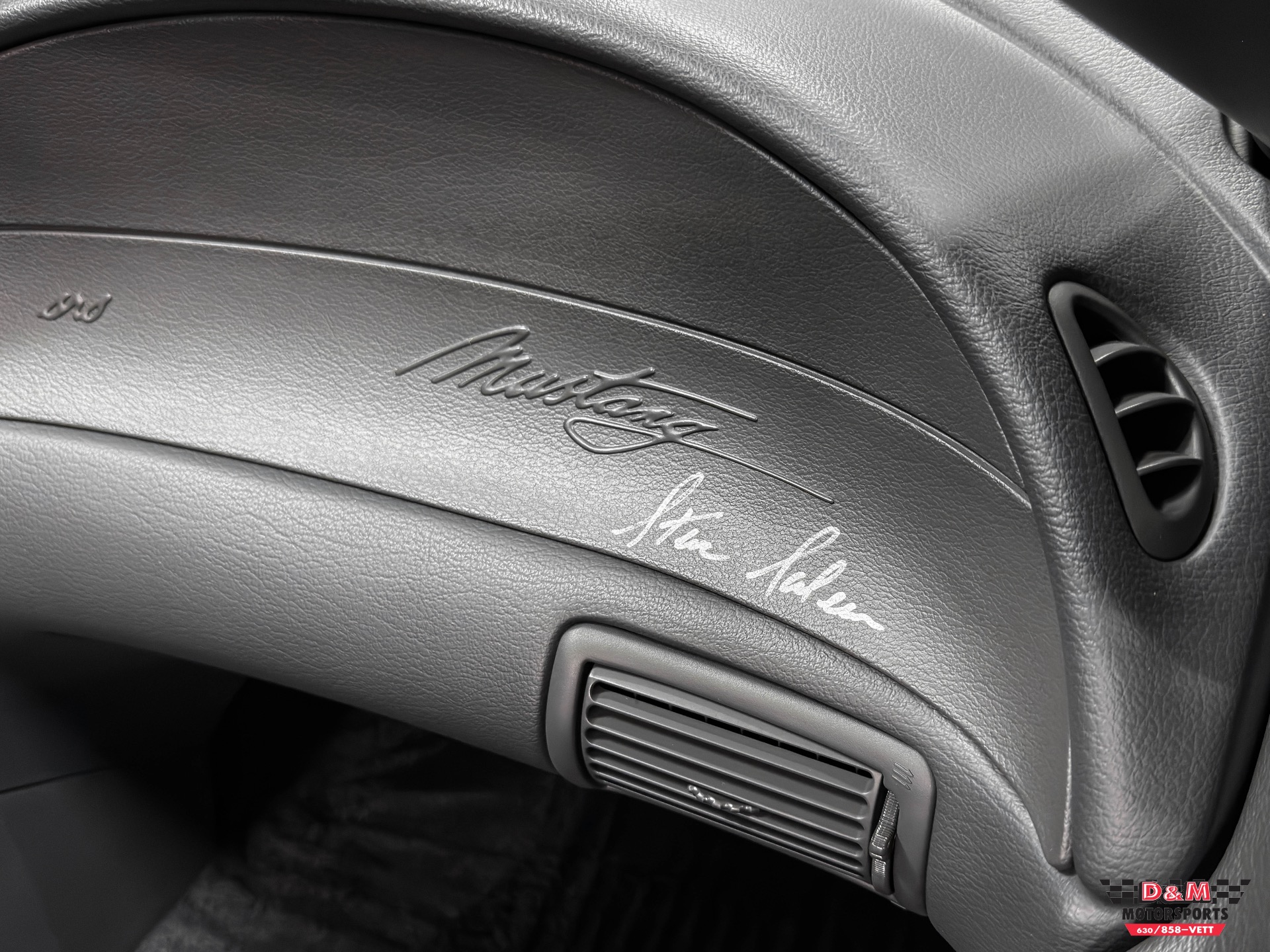 2003 Ford Mustang - Photo 17